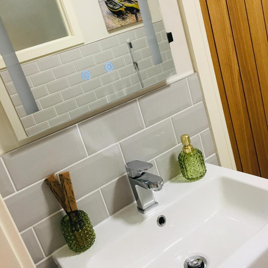 The Art Attic A Stylish Boutique Apartment Builth Wells Εξωτερικό φωτογραφία