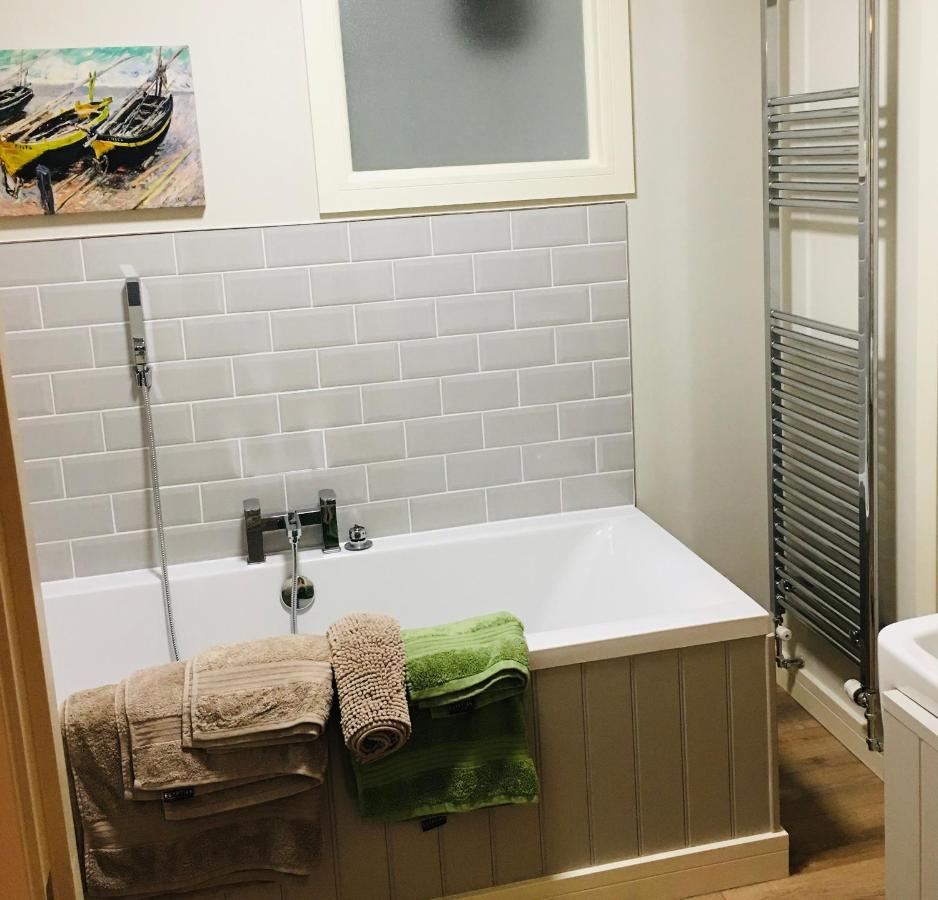 The Art Attic A Stylish Boutique Apartment Builth Wells Εξωτερικό φωτογραφία