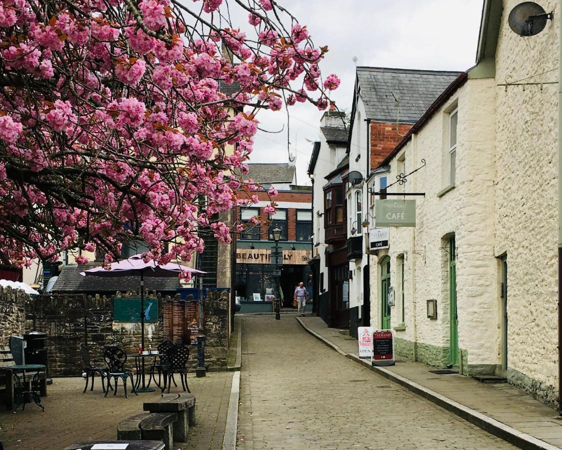 The Art Attic A Stylish Boutique Apartment Builth Wells Εξωτερικό φωτογραφία